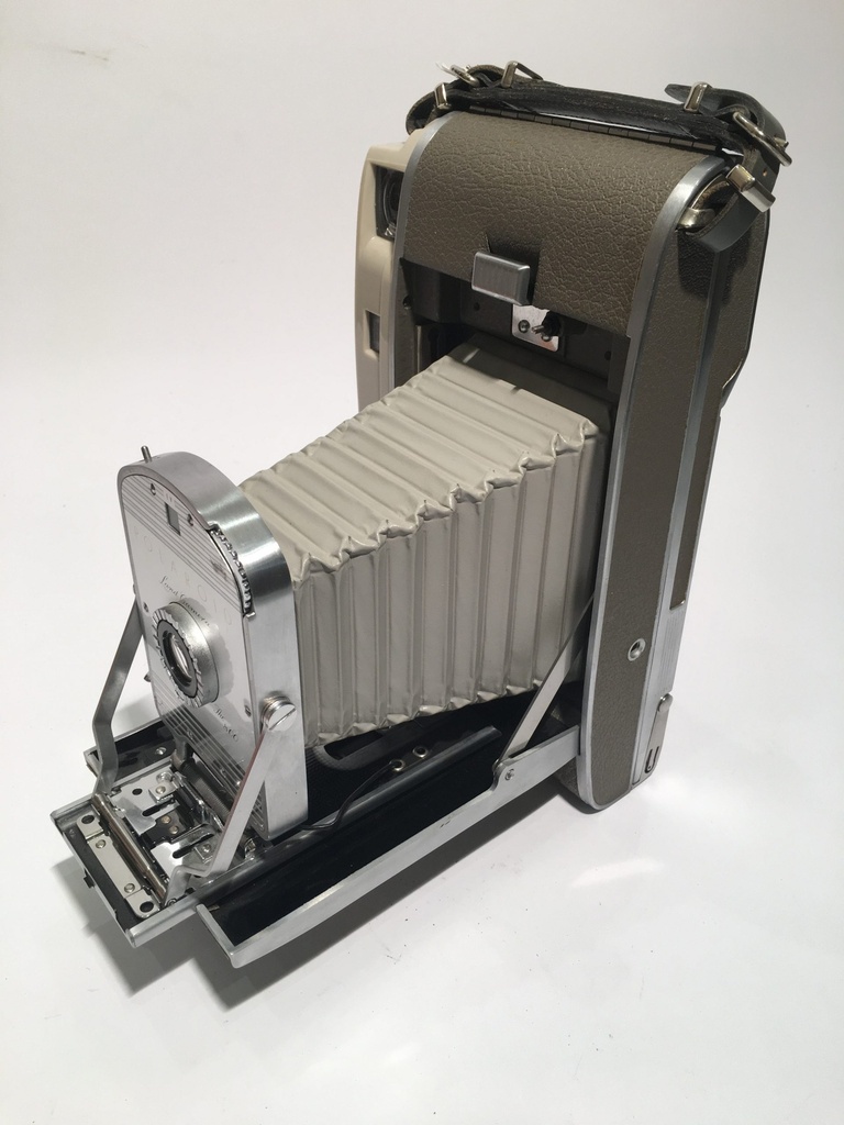 vintage Polaroid model 800 land camera 1950s